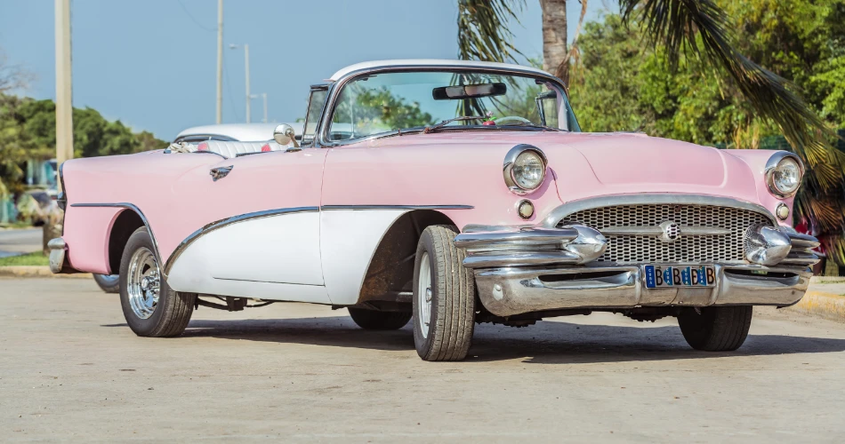 Ocean Drive Stroll: Art Deco, Cafés & Classic Cars