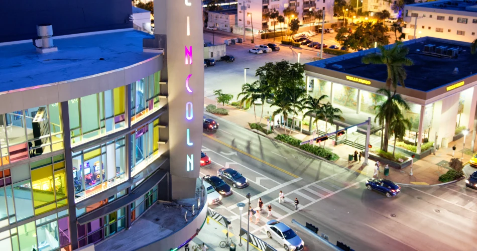 Lincoln Road Shopping: Boutiques, Bites & People Watching