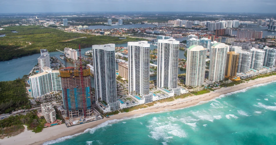 Pantai Terbaik di Miami Beach. Dari South Pointe ke Surfside